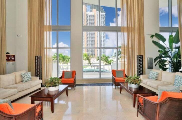 Beachfront Resort - Pool - Ocean View Balcony- Gym 迈阿密海滩 外观 照片